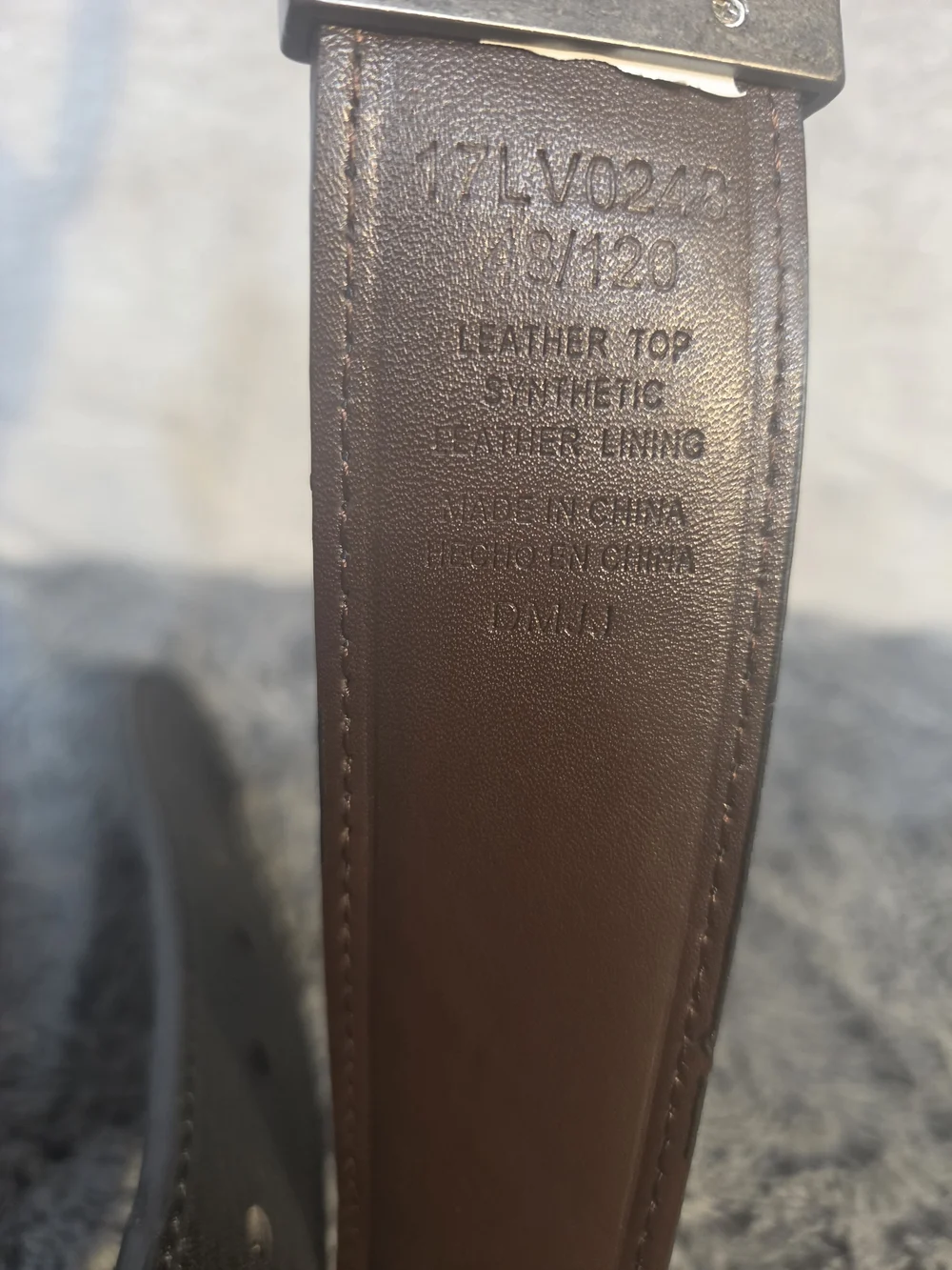 Levi Strauss & Co. Black Leather Men's Belt with Brushed Metal Buckle